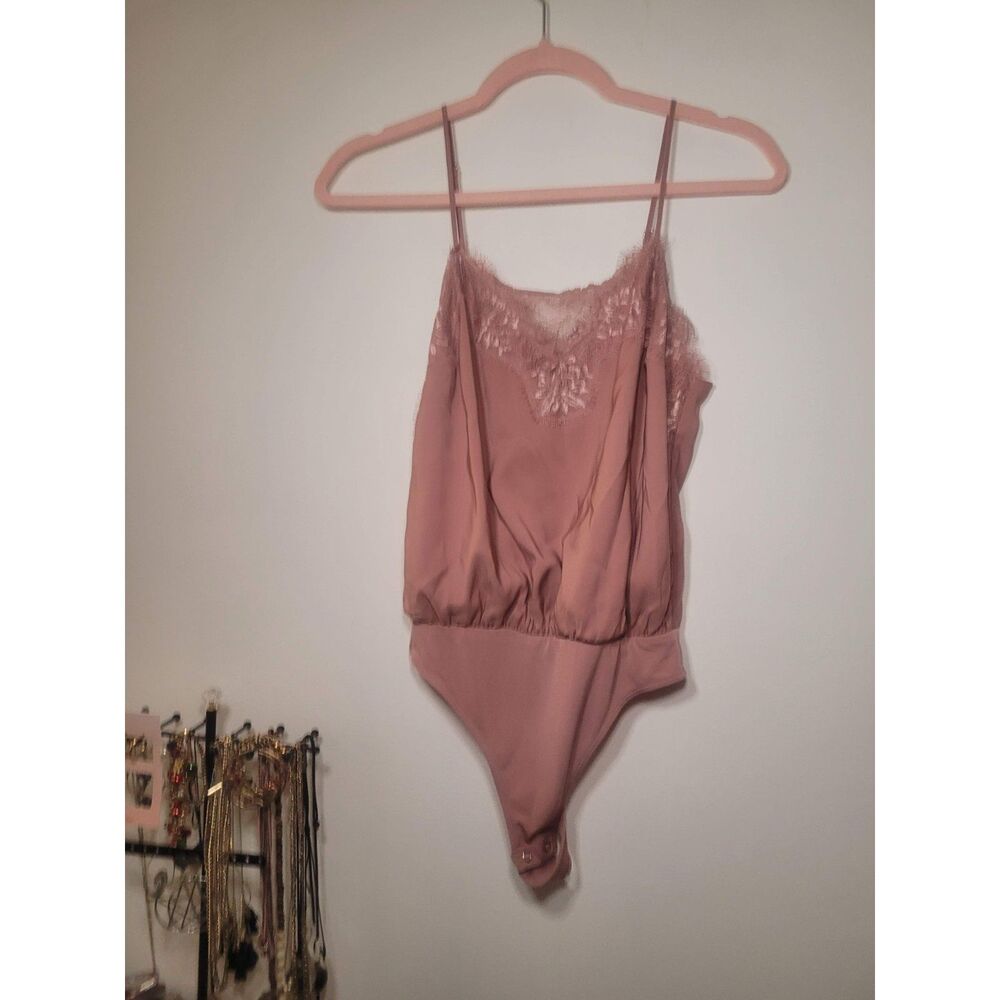 Express Lace Bodysuit Size Small Never Worn Blush Pink